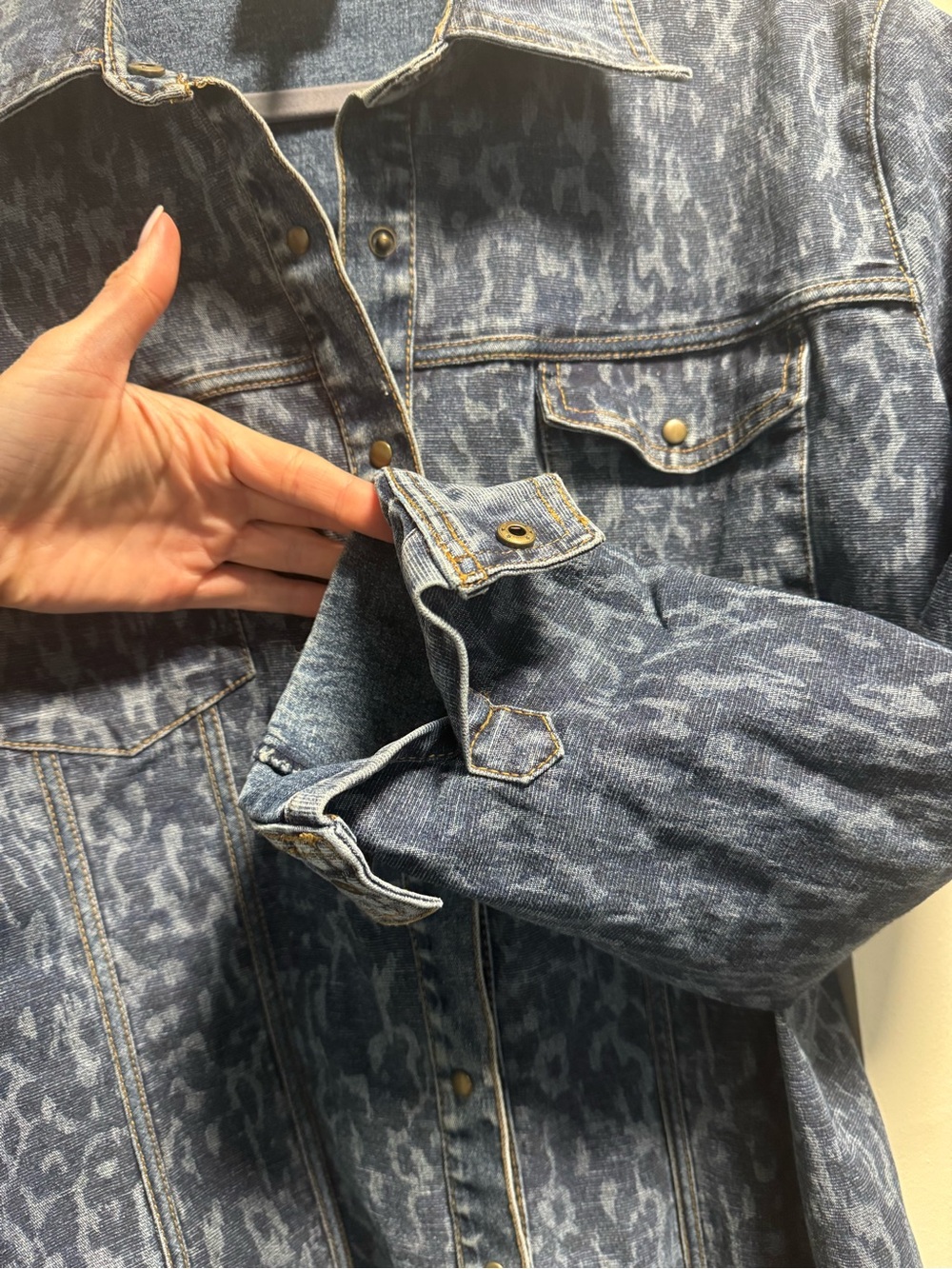 DG2 by Diane Gilman Blue Leopard-Print Denim Jacket - Picture 4 of 8